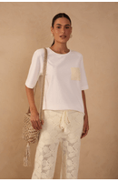 Blusa Básica Bolso Bordado