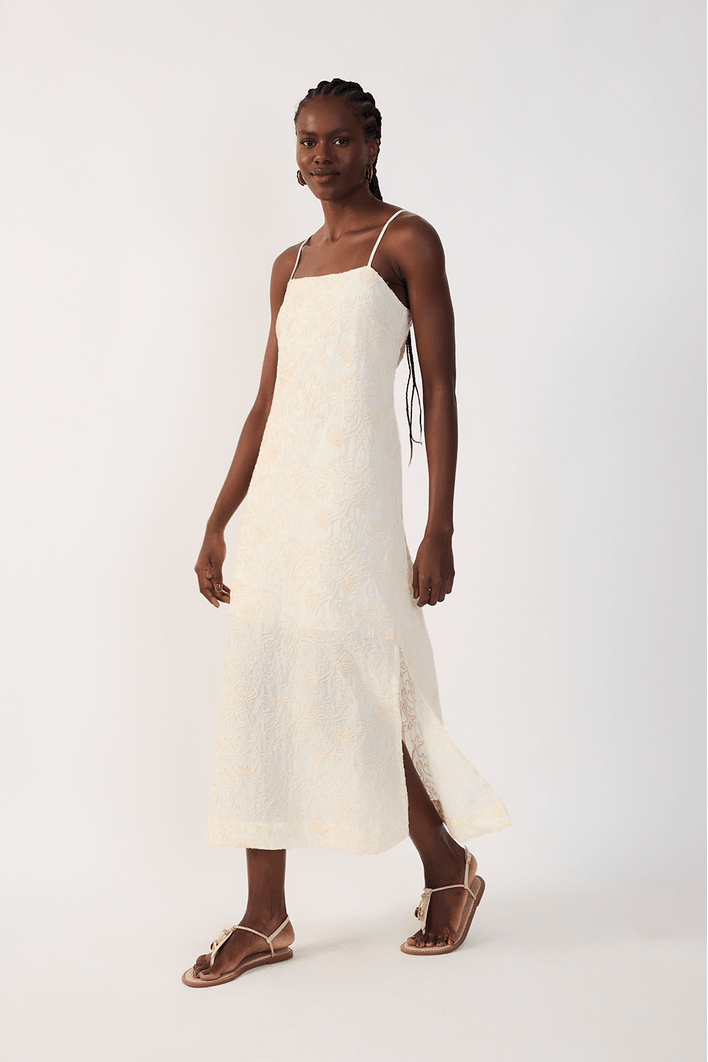 Vestido Cropped Bordado Cadarço