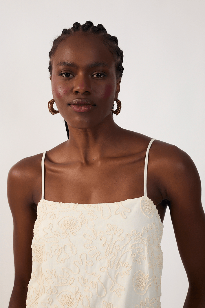 Vestido Cropped Bordado Cadarço