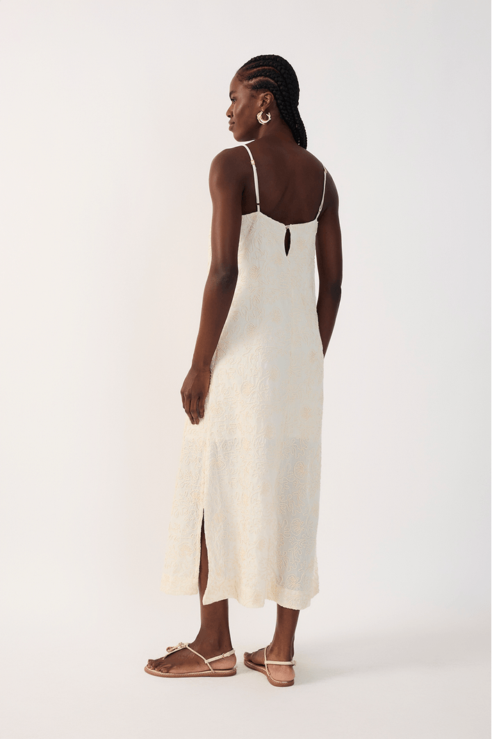 Vestido Cropped Bordado Cadarço