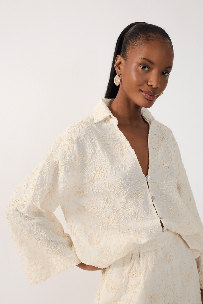 Camisa Mangao Bordado Cadarço