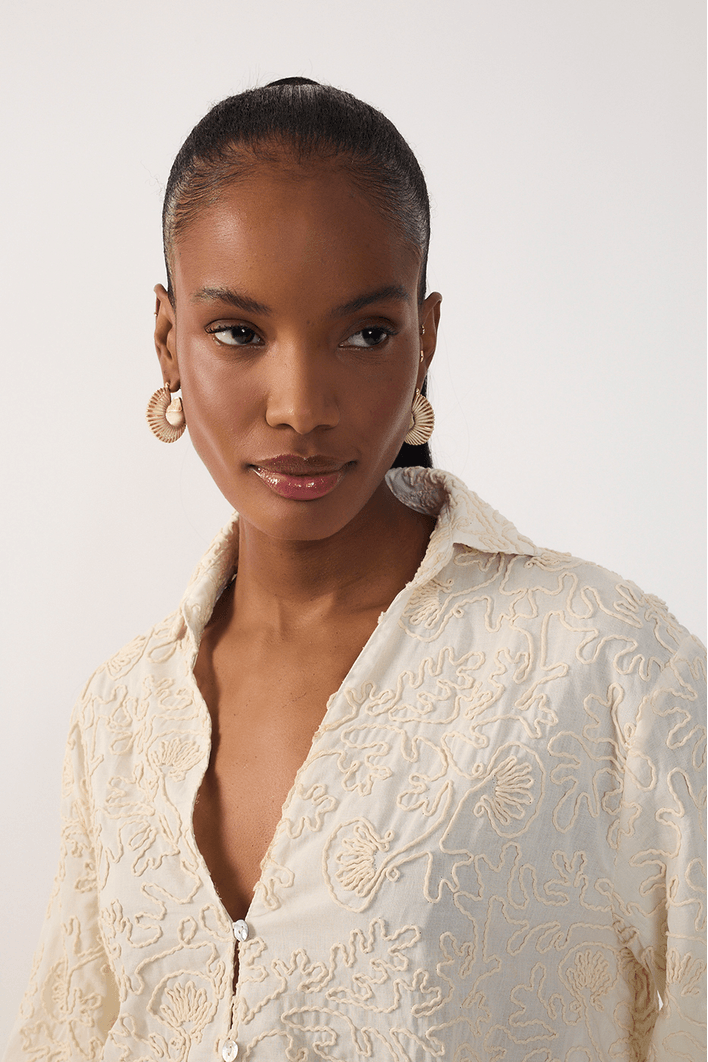 Camisa Mangao Bordado Cadarço