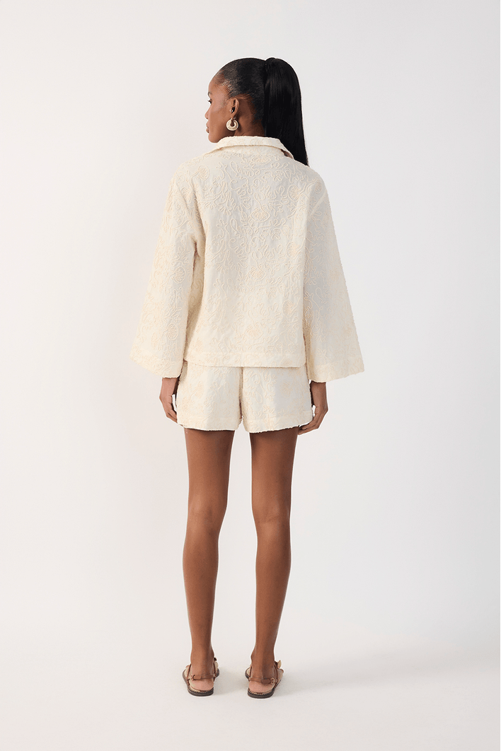 Short Franzido Bordado Cadarço