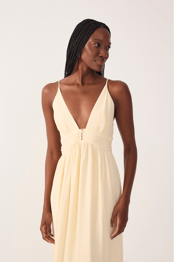 Vestido Crepe Metal  Decote