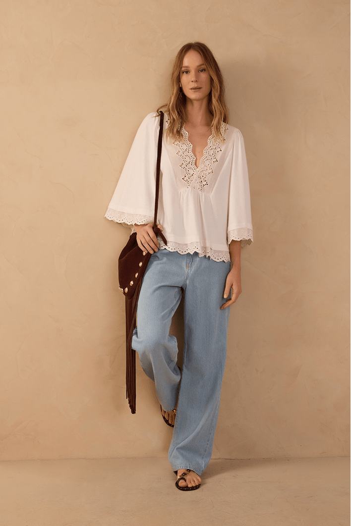 Calça Jeans Reta Detalhe Prega