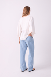 Calça Jeans Reta Detalhe Prega