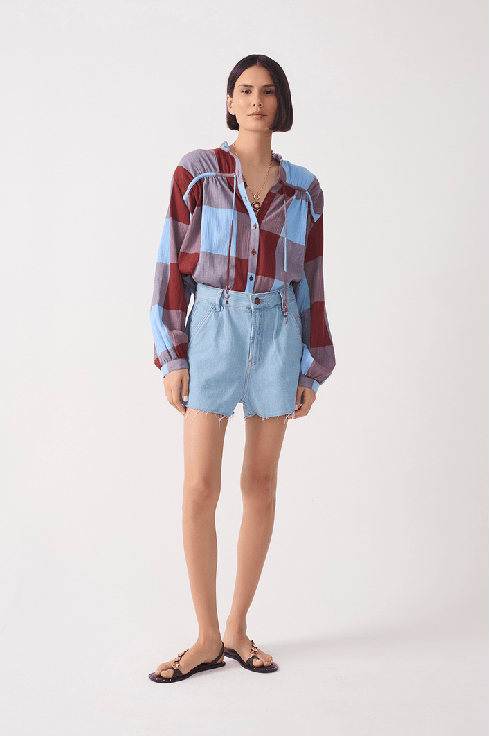 Short Jeans Detalhe Prega