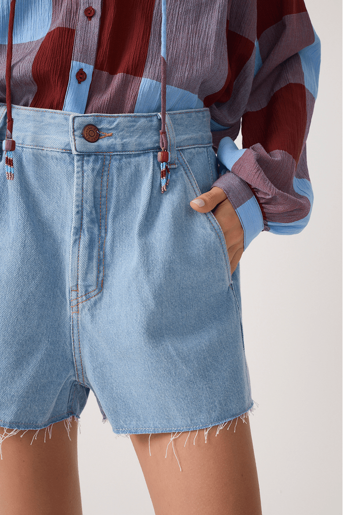 Short Jeans Detalhe Prega