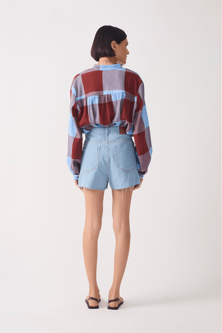 Short Jeans Detalhe Prega