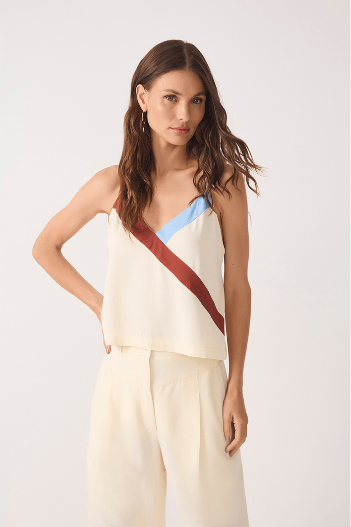 Blusa Regata Recortes
