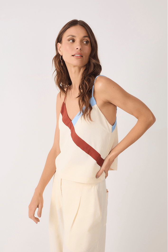 Blusa Regata Recortes