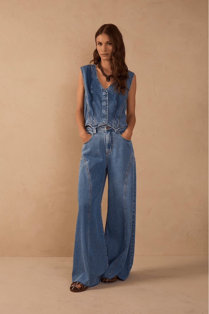 Calça Jeans Pantalona Recortes