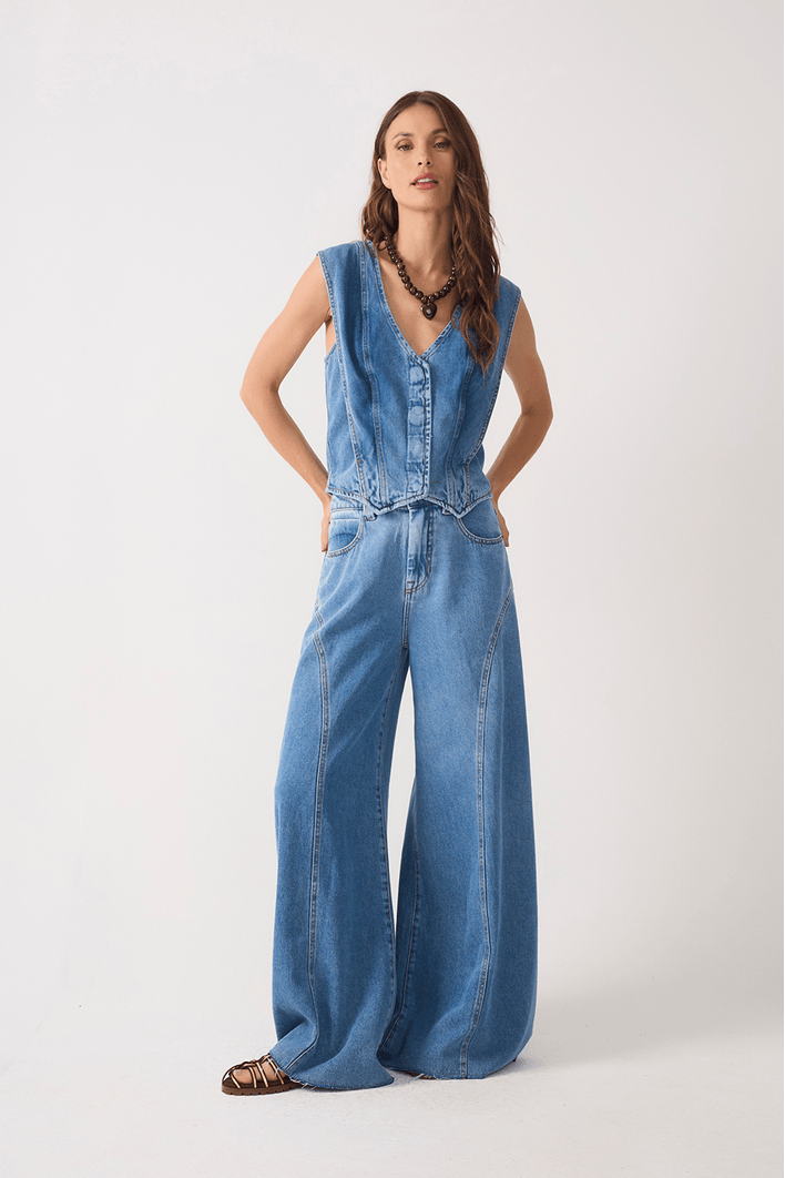 Calça Jeans Pantalona Recortes