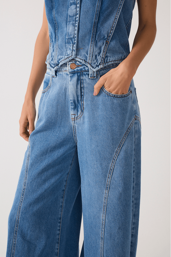 Calça Jeans Pantalona Recortes