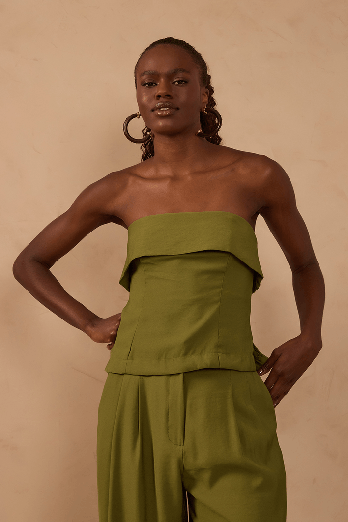 Blusa Decote Pala Sobreposta