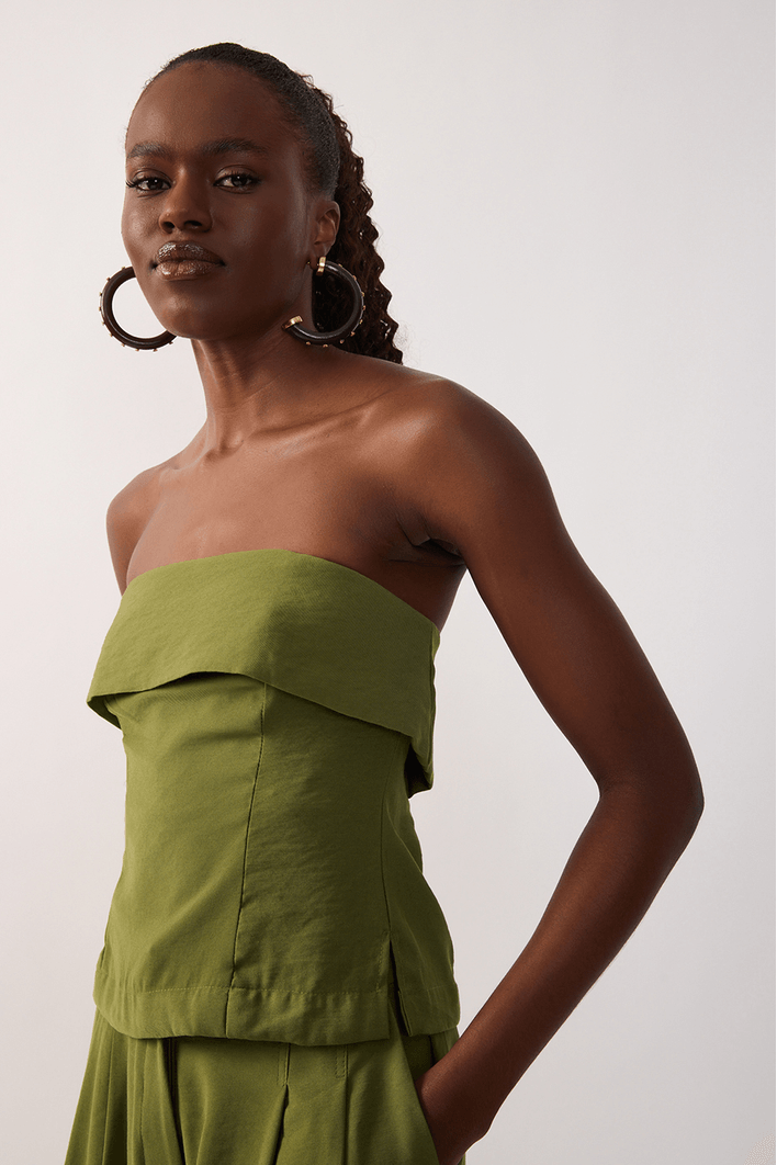 Blusa Decote Pala Sobreposta