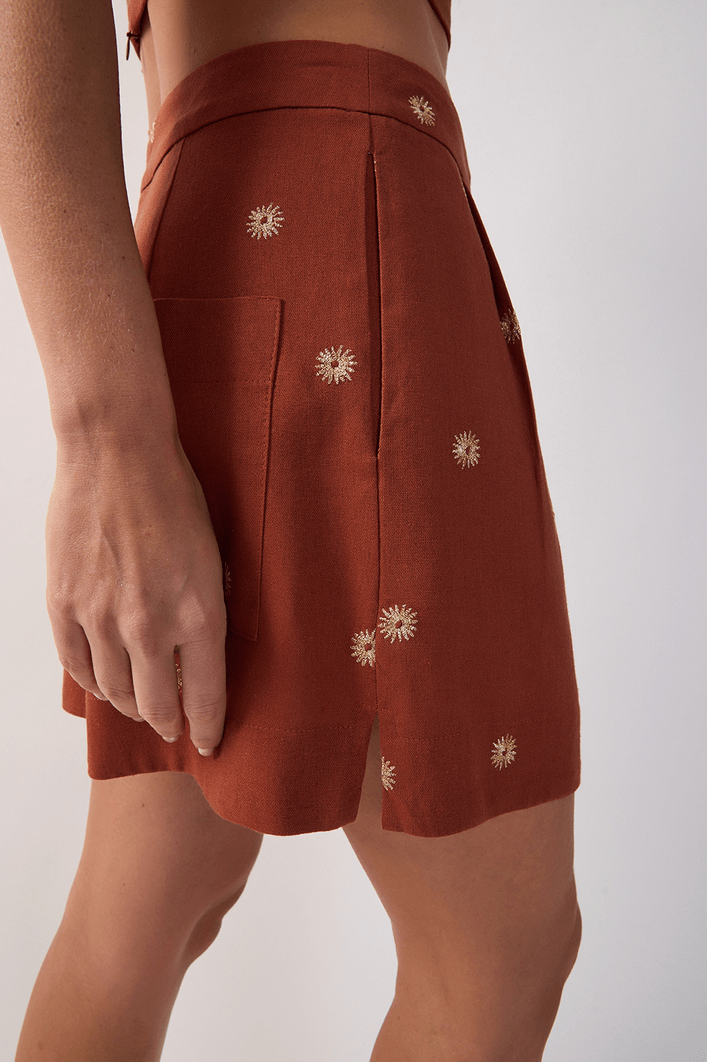 Short Linho Fenda Bordado Lurex Sol