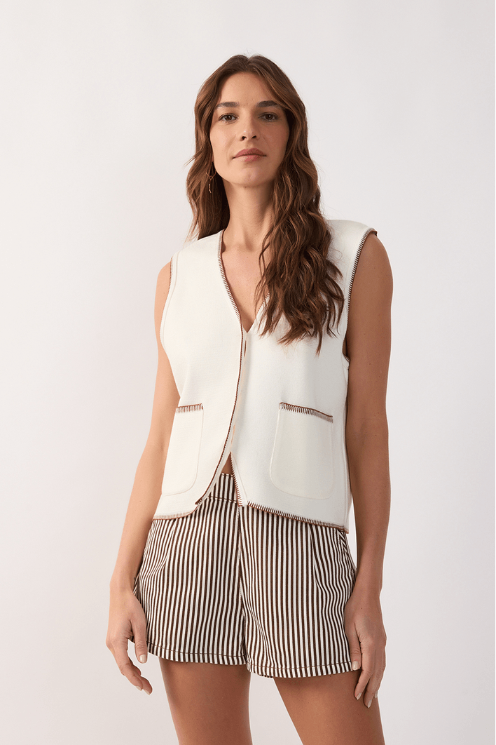 Colete Tricot Detalhe Bordado
