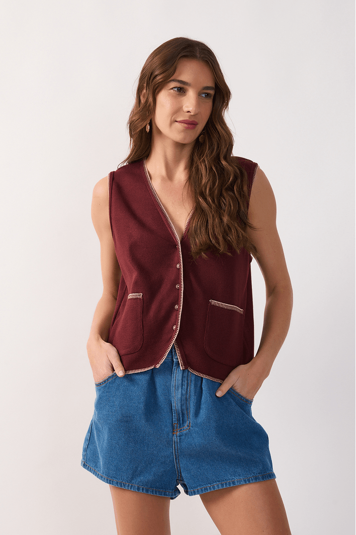 Colete Tricot Detalhe Bordado