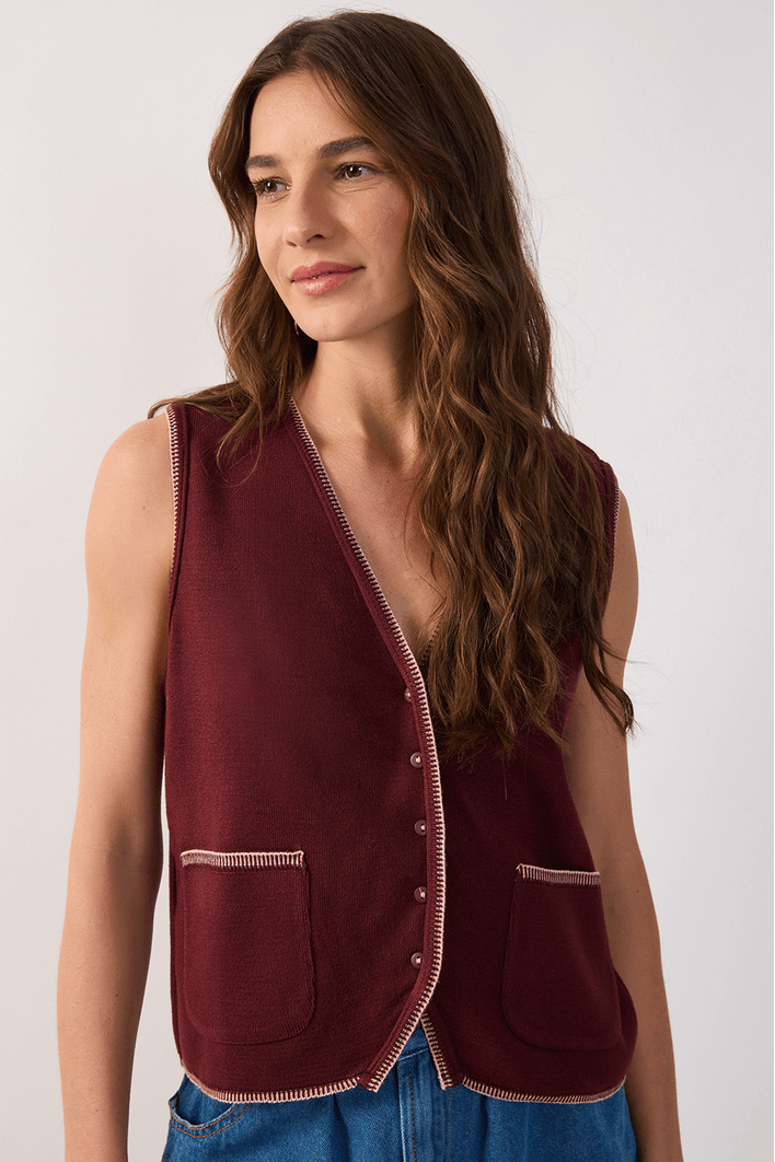 Colete Tricot Detalhe Bordado