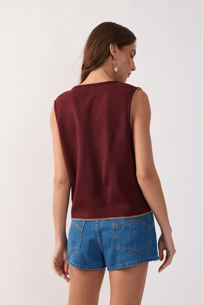 Colete Tricot Detalhe Bordado