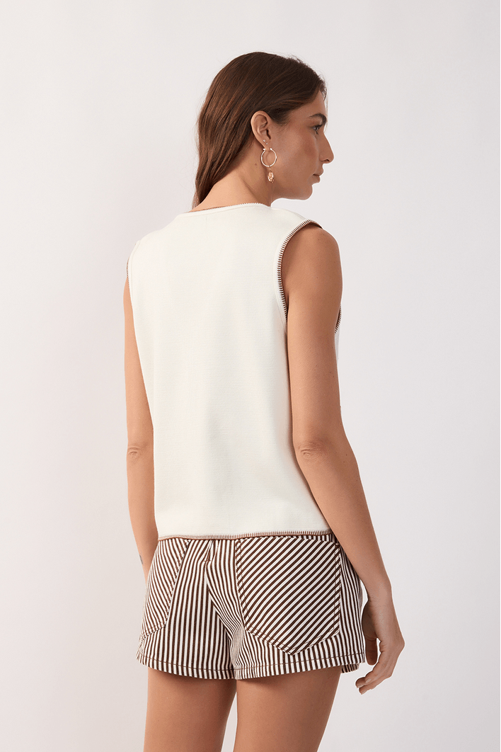 Colete Tricot Detalhe Bordado