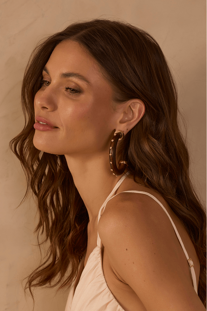 Brinco Argola Madeira Constelar