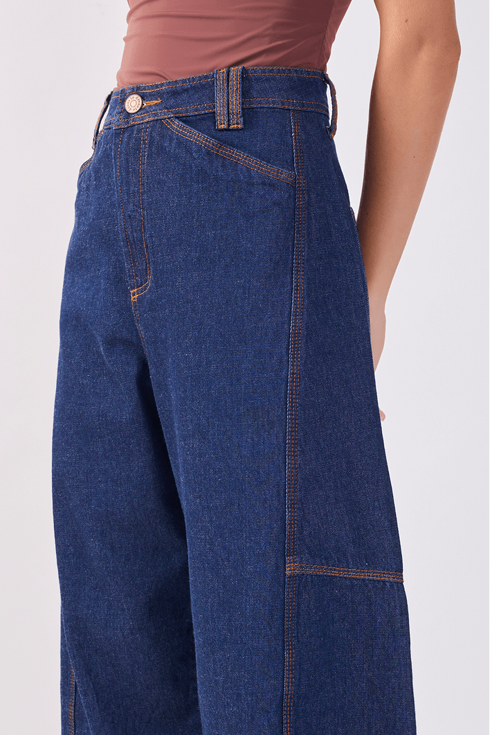 Calça Jeans Detalhe Bolso