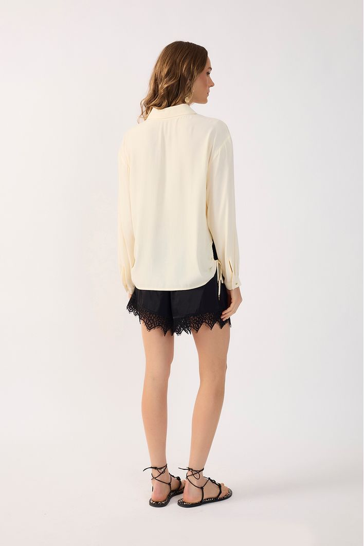 Short Cetim Com Renda