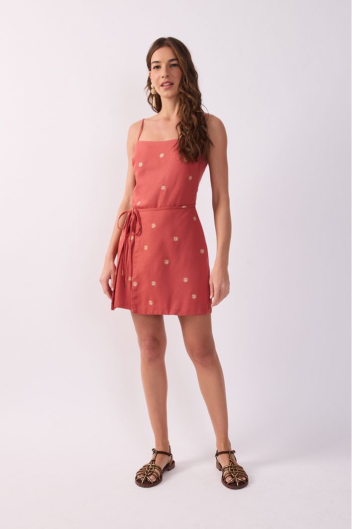 Vestido Curto Linho Bordado Lurex Sol