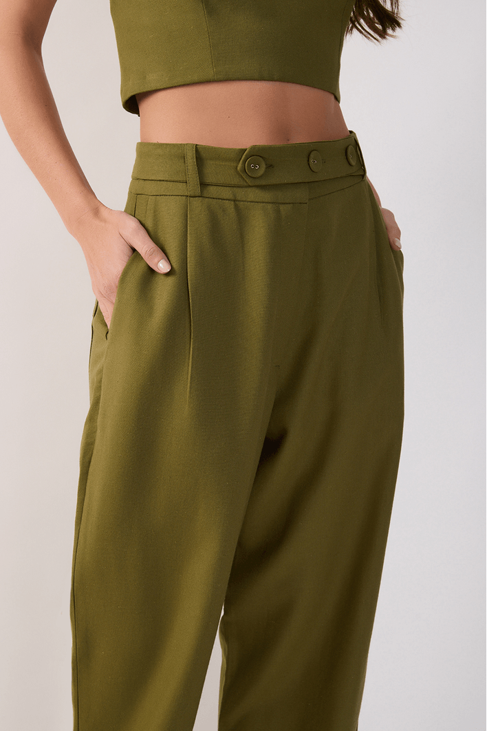 Calça Linho Cenoura Cós Botão