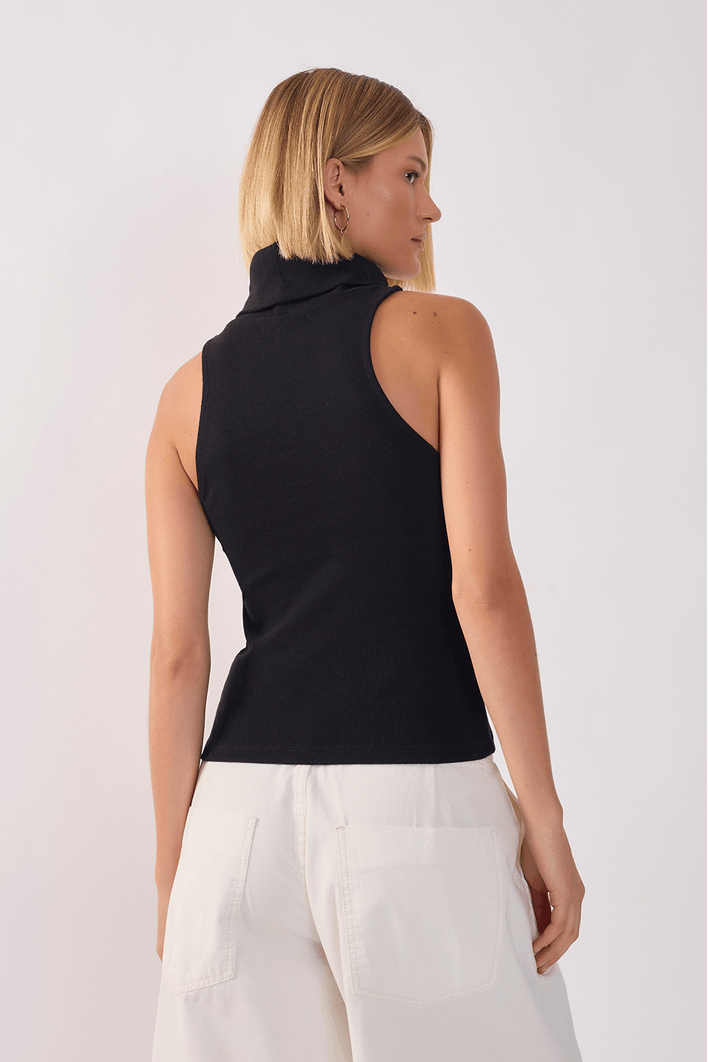 Blusa Canelada Gola Alta