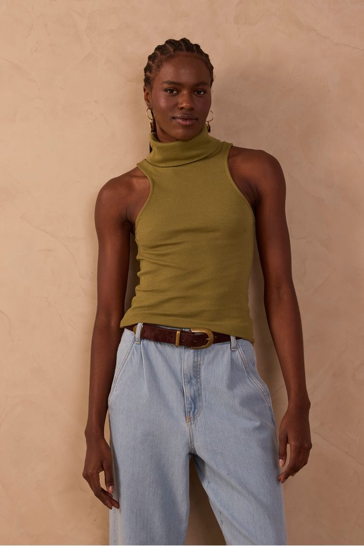 Blusa Canelada Gola Alta