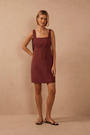 Vestido Curto Recortes