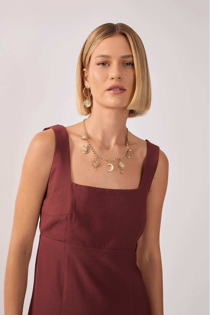 Vestido Curto Recortes