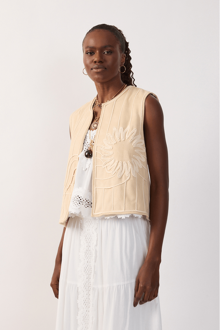 Colete Malha Suede Com Bordado