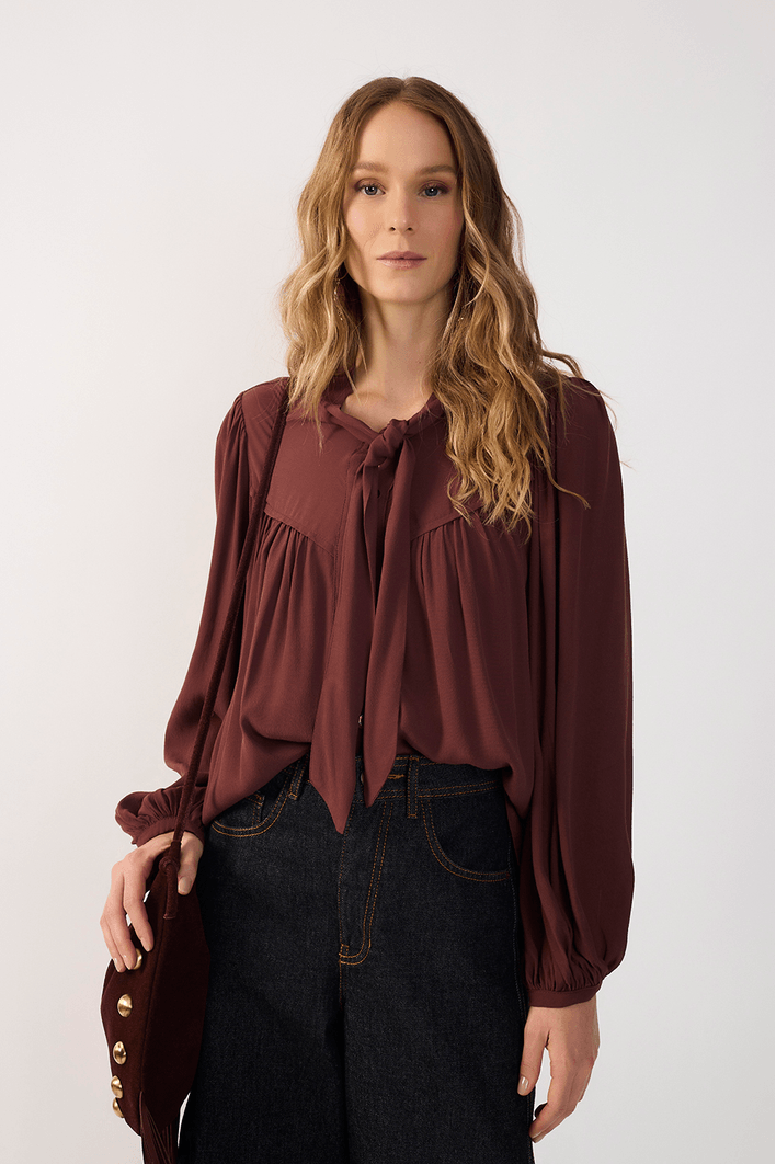 Blusa Crepe Pregas Pala Frente