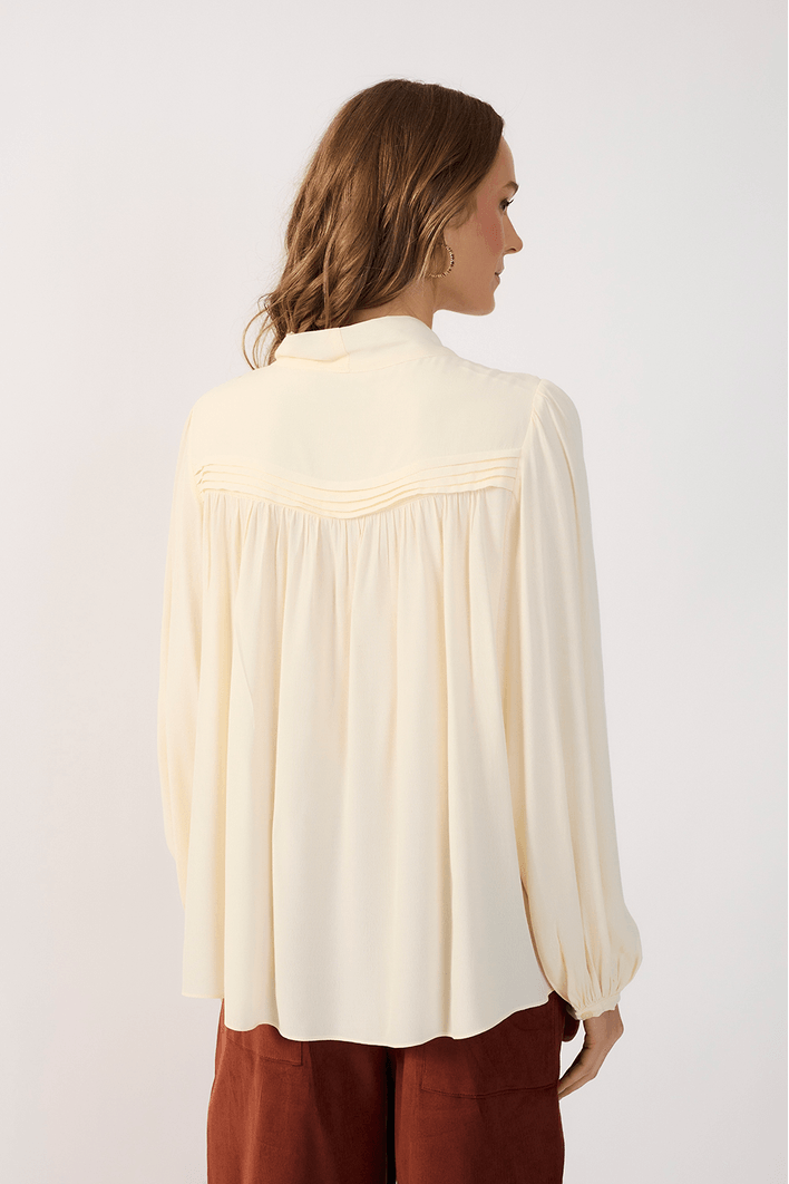 Blusa Crepe Pregas Pala Frente