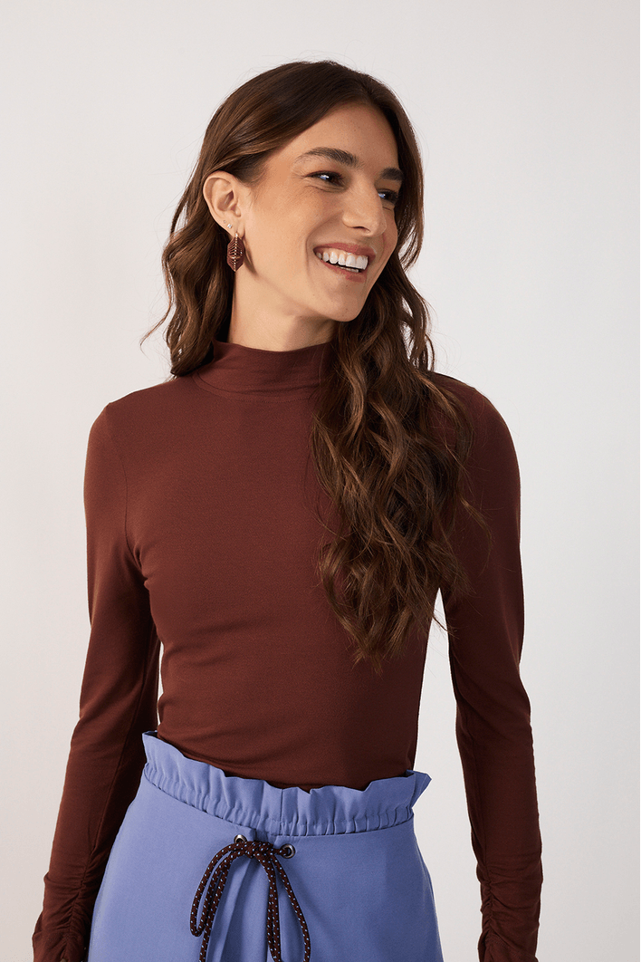 Blusa Gola Alta Malha Crepe