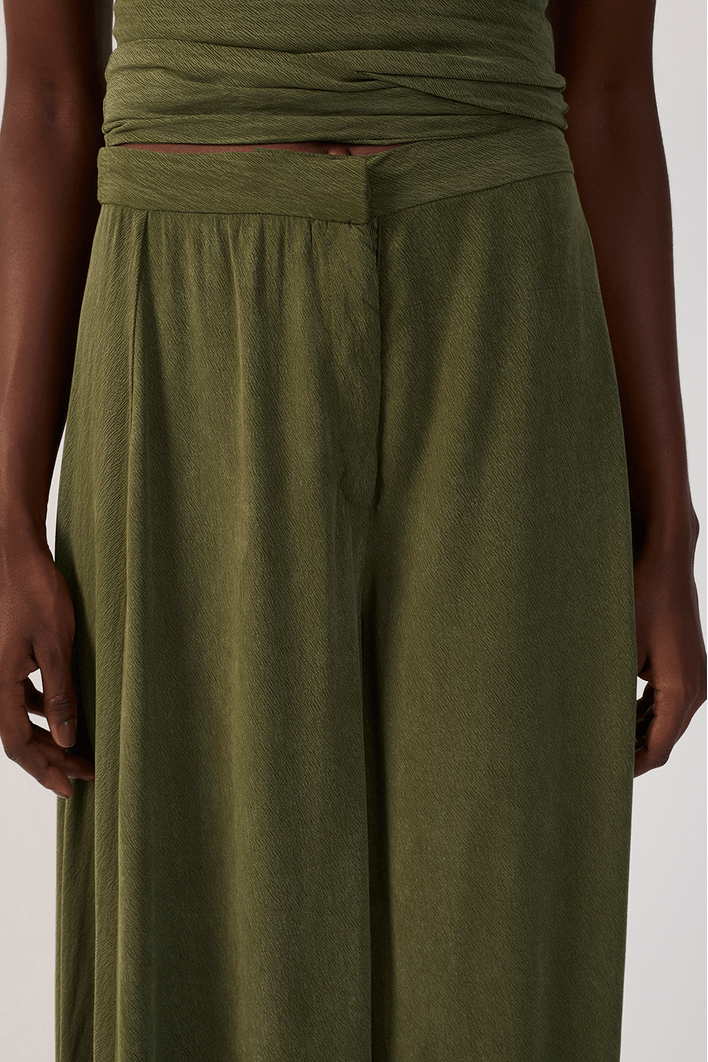 Calça Cropped Ampla