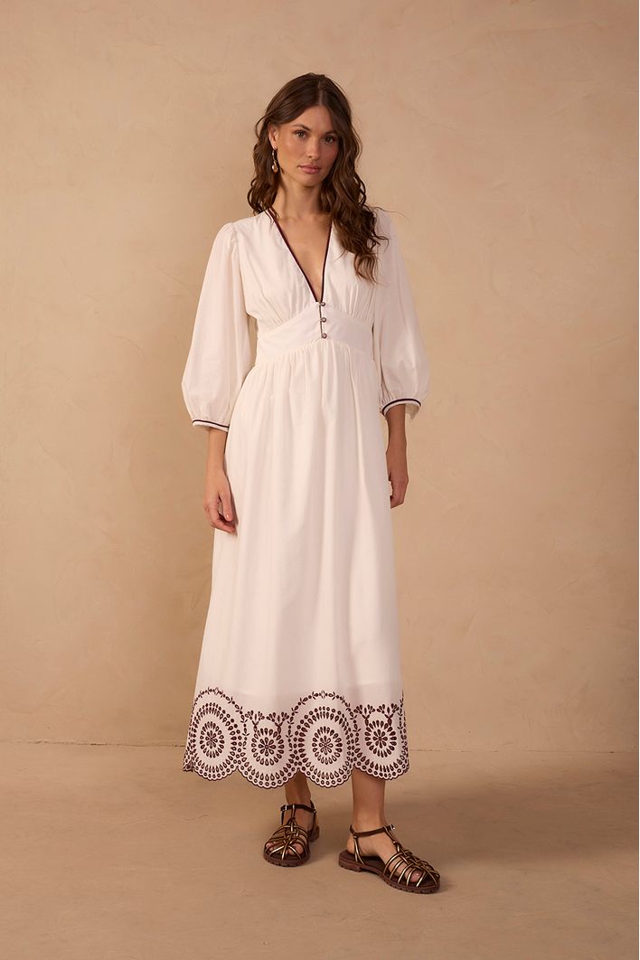 Vestido Cropped Bordado Barrado