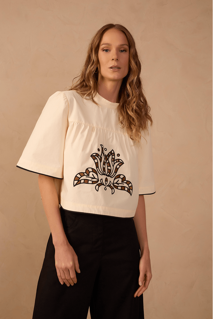Blusa Algodão Bordada