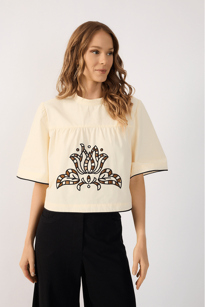 Blusa Algodão Bordada