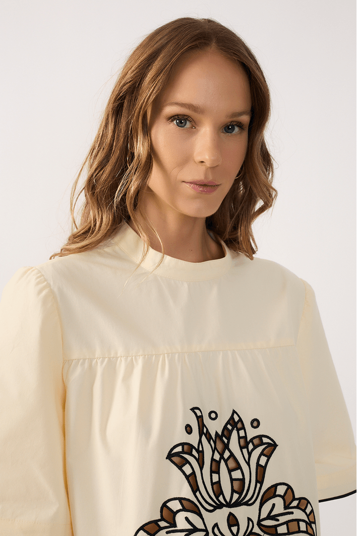 Blusa Algodão Bordada