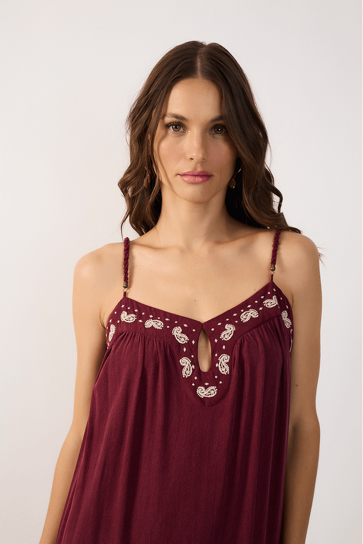 Vestido Cropped Pala Bordada
