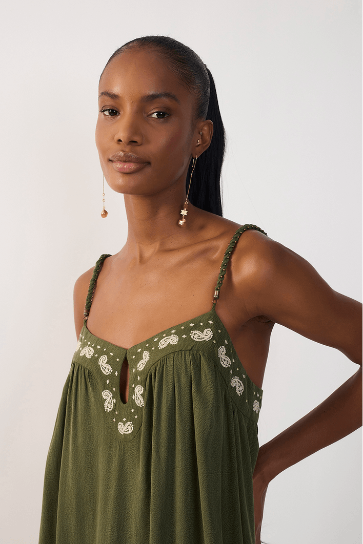 Vestido Cropped Pala Bordada