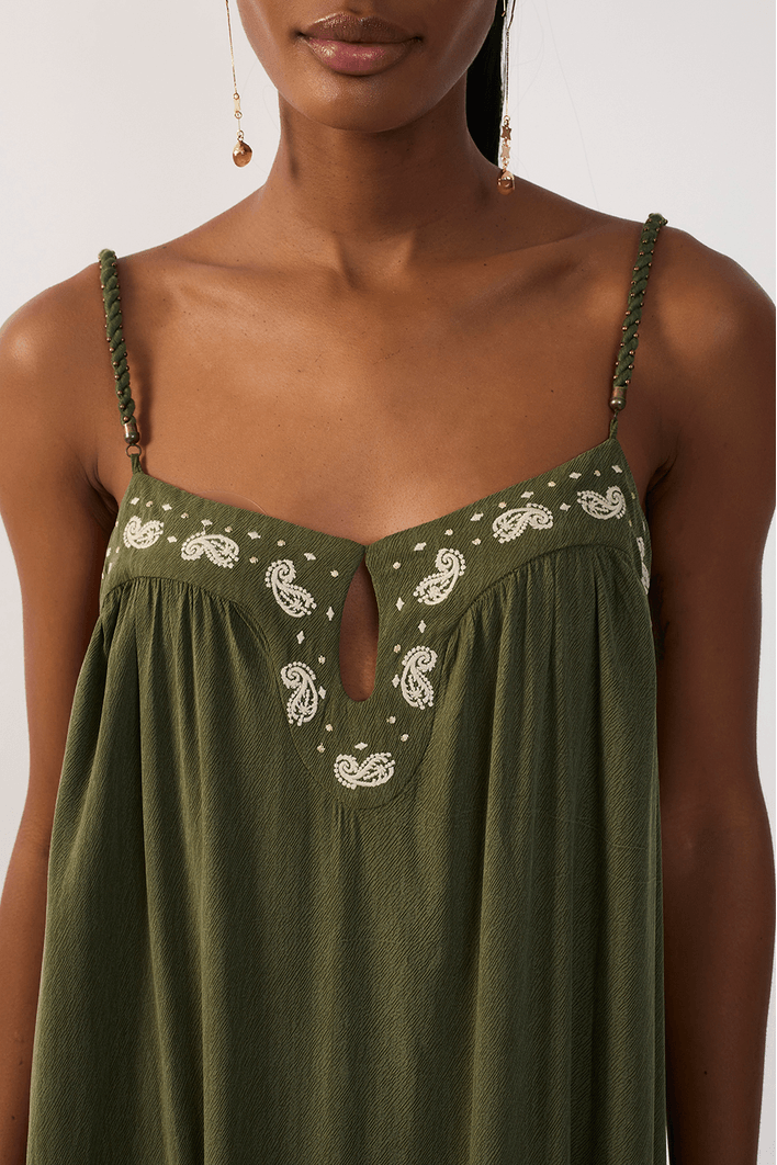 Vestido Cropped Pala Bordada