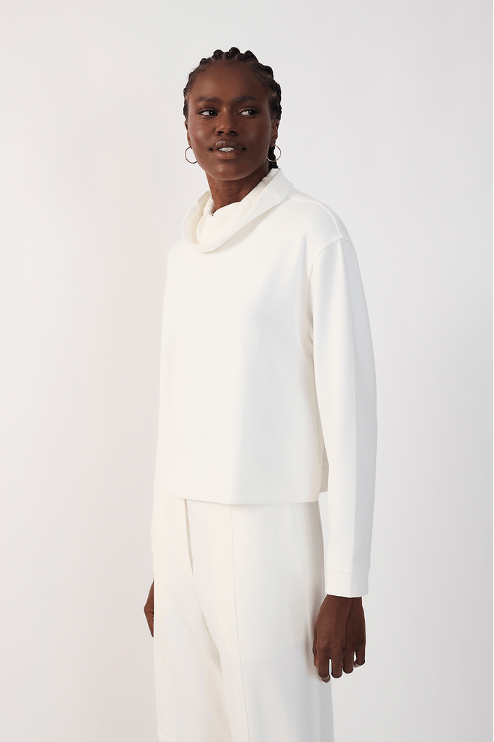 Blusa Gola Alta Bordado Sol