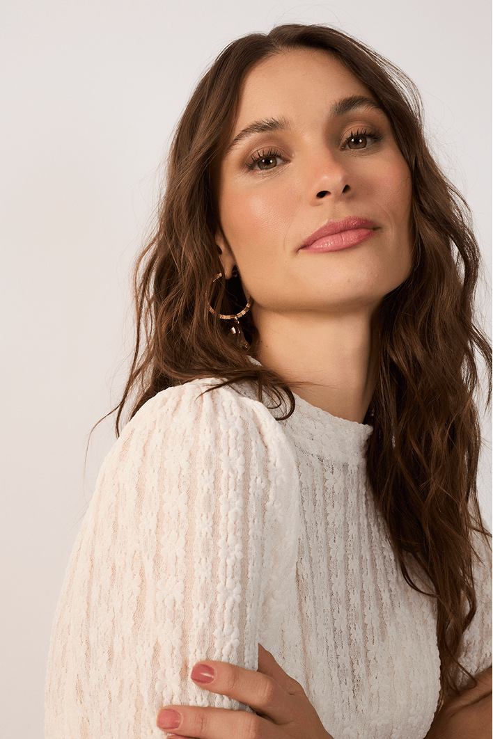 Blusa Renda Gola Alta