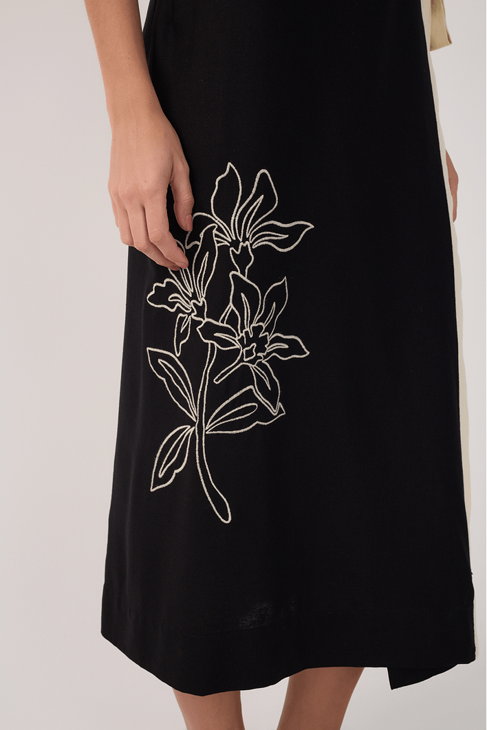 Saia Midi Linho Bordado Floral